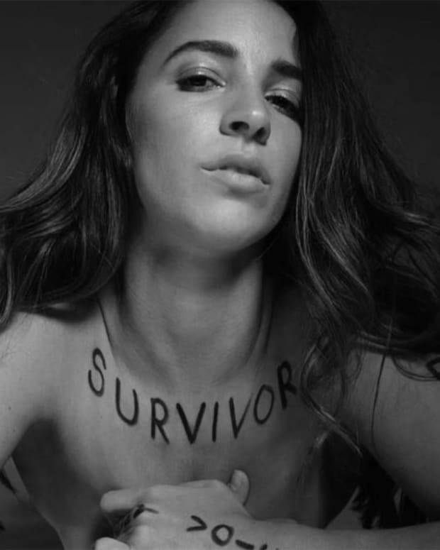 aly raisman bw